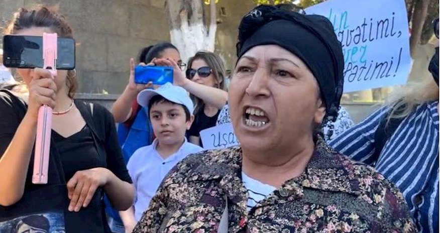 Bakıda uşaq pulu tələbi ilə aksiya keçirilir Bakıda uşaq pulu tələbi ilə aksiya keçirilir