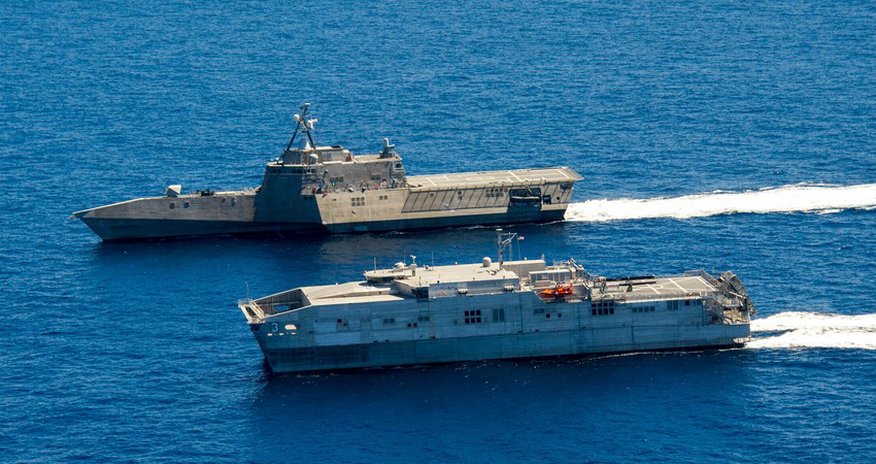 Три иранских боевых катера приблизились к кораблям ВМФ США в Персидском заливе Три иранских боевых катера приблизились к кораблям ВМФ США в Персидском заливе