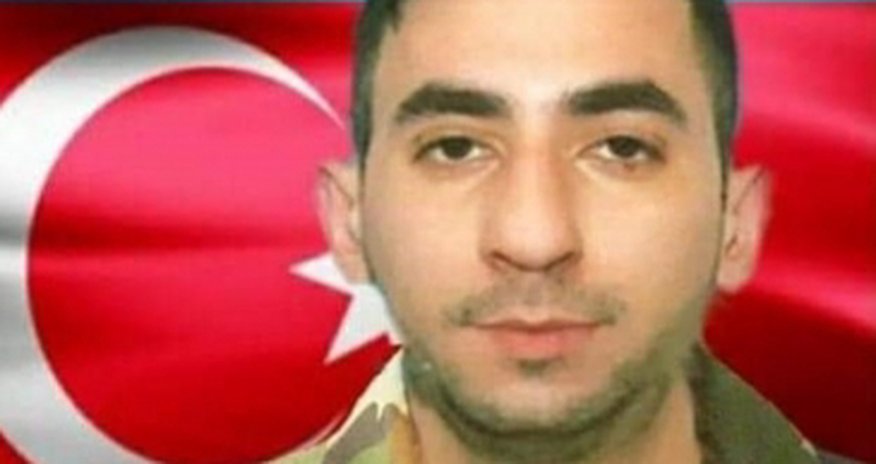 Şəhid anası jurnalistin mənzilinə köçdü Şəhid anası jurnalistin mənzilinə köçdü
