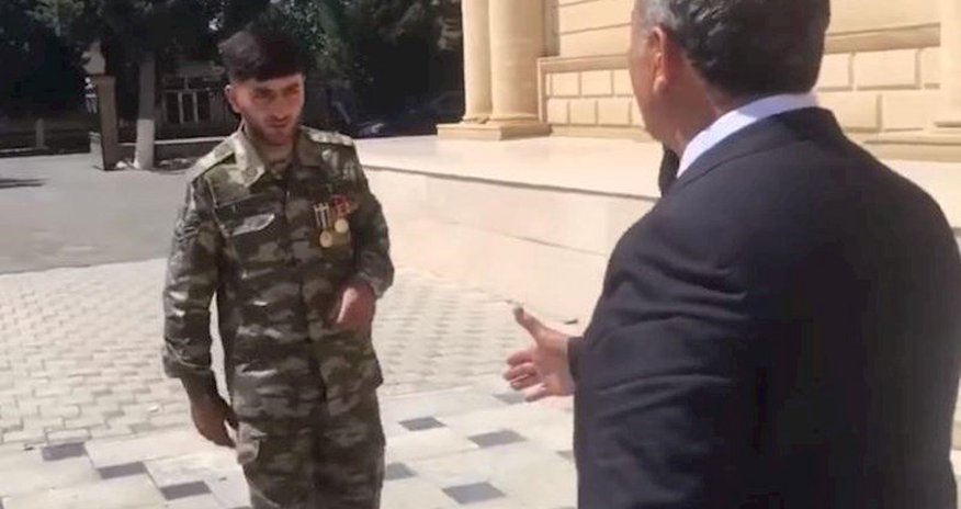 İcra başçısının qazi ilə bu görüntüləri gündəm oldu - Video İcra başçısının qazi ilə bu görüntüləri gündəm oldu - Video