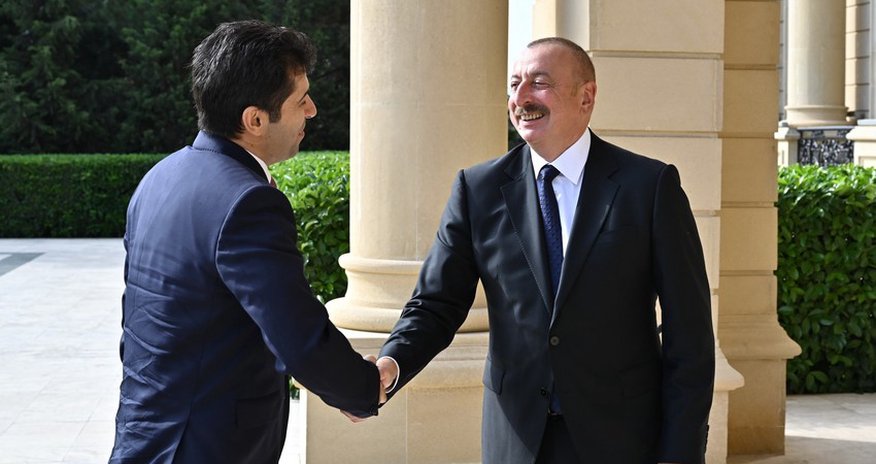 Prezident İlham Əliyevin Bolqarıstanın Baş naziri ilə təkbətək görüşü keçirilir Prezident İlham Əliyevin Bolqarıstanın Baş naziri ilə təkbətək görüşü keçirilir