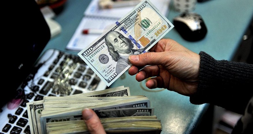 Dollar slips against euro, yen on unexpected decline in US GDP Dollar slips against euro, yen on unexpected decline in US GDP