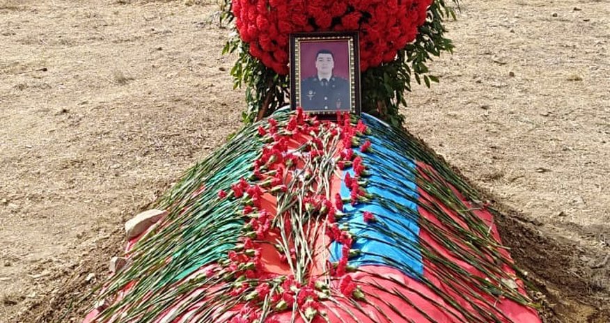 Şəhid Babək Əliyev dəfn olunub Şəhid Babək Əliyev dəfn olunub