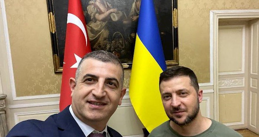 Zelenski Bayraktarla görüşdü Zelenski Bayraktarla görüşdü