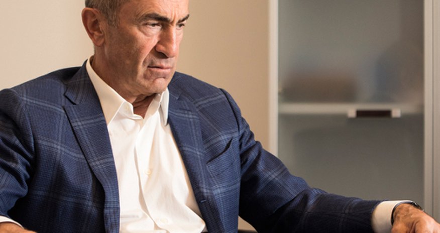 Кочарян улетел, но обещал вернуться Кочарян улетел, но обещал вернуться