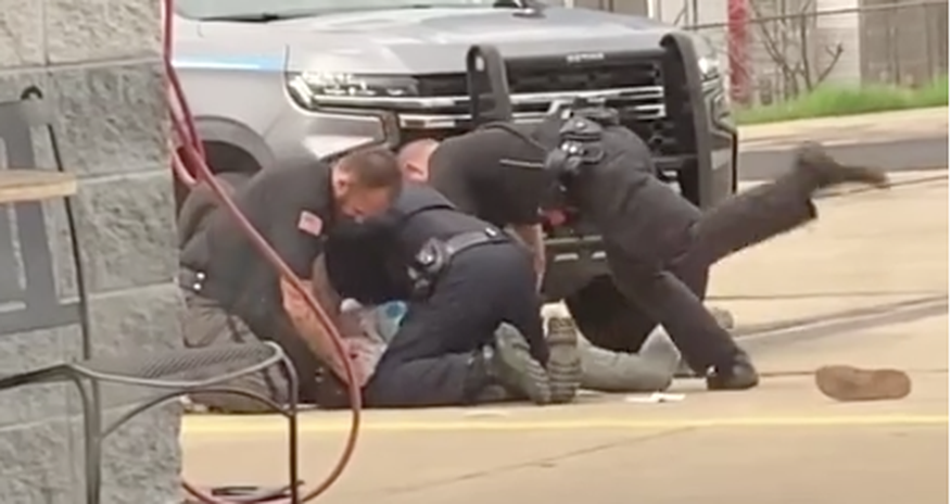 ABŞ-də üç polis şübhəlini döyərək öldürüb - VİDEO ABŞ-də üç polis şübhəlini döyərək öldürüb - VİDEO