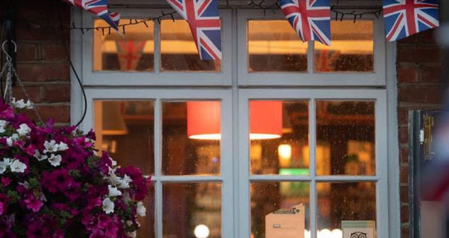 Britaniyada pabların 70%-i bağlana bilər Britaniyada pabların 70%-i bağlana bilər