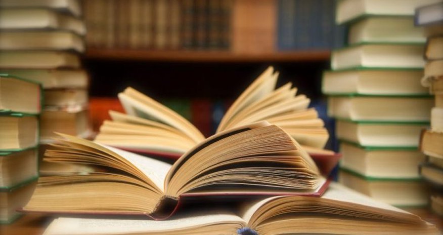 Növbəti tədris ilindən tətbiqinə başlanılacaq dərsliklər açıqlanıb Növbəti tədris ilindən tətbiqinə başlanılacaq dərsliklər açıqlanıb