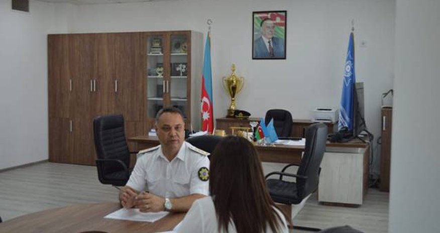 Gömrük Komitəsinin bu vəzifəlisi həbs edildi Gömrük Komitəsinin bu vəzifəlisi həbs edildi