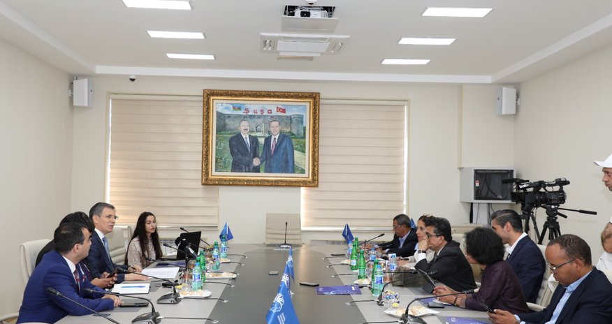 Zahid Oruc xarici media nümayəndələri ilə görüşdə Qarabağdan DANIŞDI Zahid Oruc xarici media nümayəndələri ilə görüşdə Qarabağdan DANIŞDI