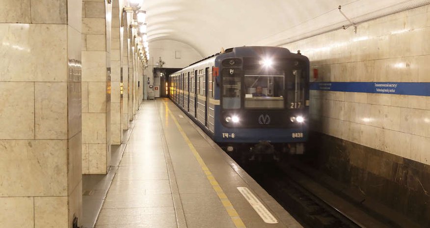 Rusiyada metro vaqonlarının istehsalı yeddi ayda 42% azalıb Rusiyada metro vaqonlarının istehsalı yeddi ayda 42% azalıb