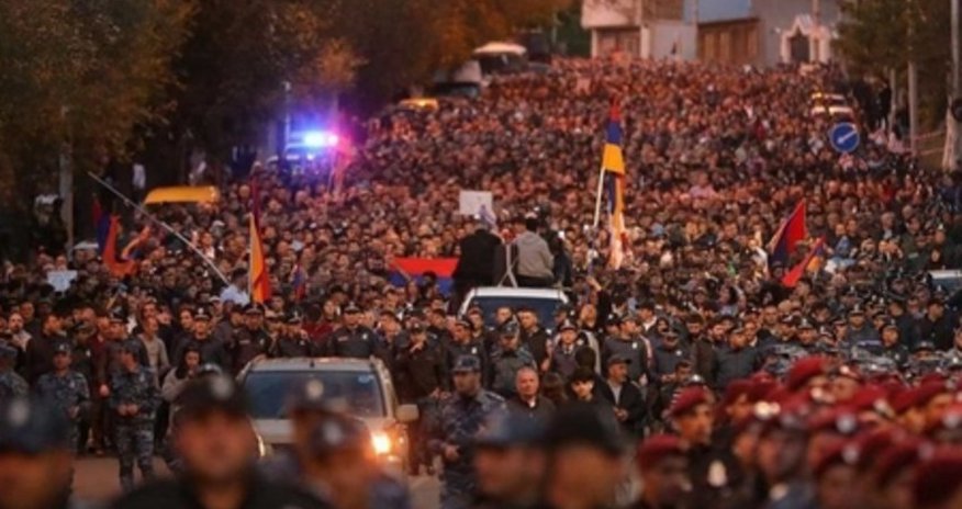 Движение "Сопротивление" продолжит добиваться смены власти в Армении Движение "Сопротивление" продолжит добиваться смены власти в Армении