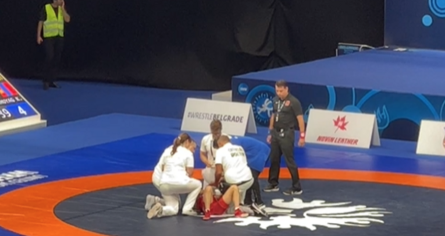 Azərbaycanın qadın güləşçisi dünya çempionatında zədələnib Azərbaycanın qadın güləşçisi dünya çempionatında zədələnib