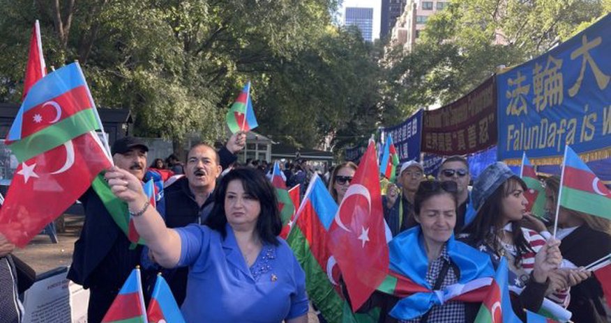 Azərbaycanlılar BMT-nin qarşısında aksiya keçiriblər Azərbaycanlılar BMT-nin qarşısında aksiya keçiriblər