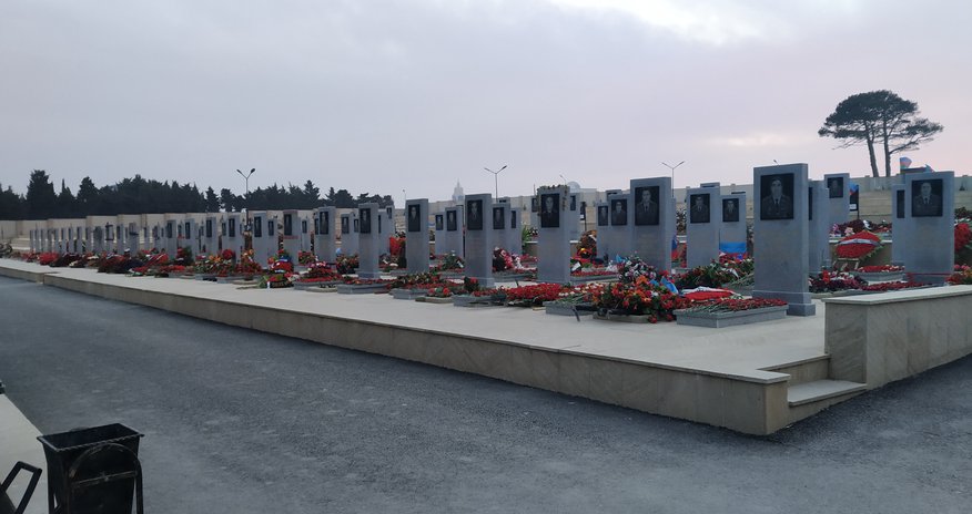 Fəxri Xiyabanda şəhidlərin xatirəsi yad edilir - CANLI YAYIM Fəxri Xiyabanda şəhidlərin xatirəsi yad edilir - CANLI YAYIM