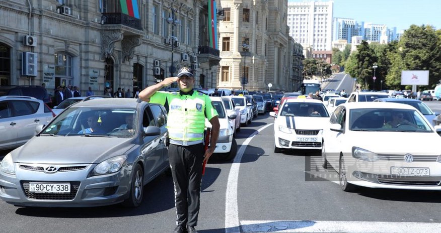 В Азербайджане минутой молчания почтили память шехидов Отечественной войны В Азербайджане минутой молчания почтили память шехидов Отечественной войны