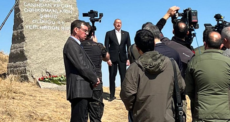 Əliyev 2020-ci ildə Azərbaycanın ilk şəhidlərini verdiyi Füzulidə "Anım Günü"ndən danışdı Əliyev 2020-ci ildə Azərbaycanın ilk şəhidlərini verdiyi Füzulidə "Anım Günü"ndən danışdı