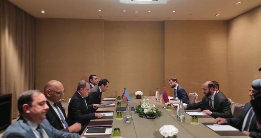 Ceyhun Bayramovla Mirzoyan arasında görüş keçirilib - YENİLƏNDİ Ceyhun Bayramovla Mirzoyan arasında görüş keçirilib - YENİLƏNDİ