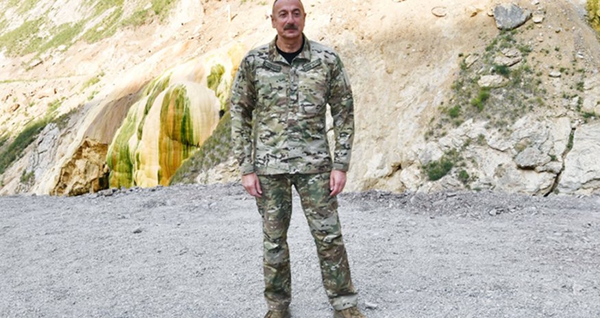 Prezident Natəvanın qəbirüstü abidəsinin açılışını etdi Prezident Natəvanın qəbirüstü abidəsinin açılışını etdi