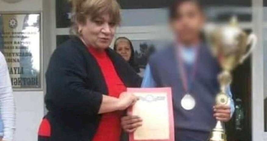 Direktor ad gününə pul yığır?- Səs yazısı Direktor ad gününə pul yığır?- Səs yazısı