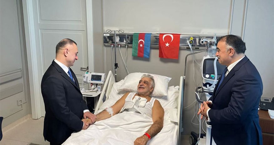 Səhiyyə naziri Şamil Ayrımı xəstəxanada ziyarət etdi Səhiyyə naziri Şamil Ayrımı xəstəxanada ziyarət etdi