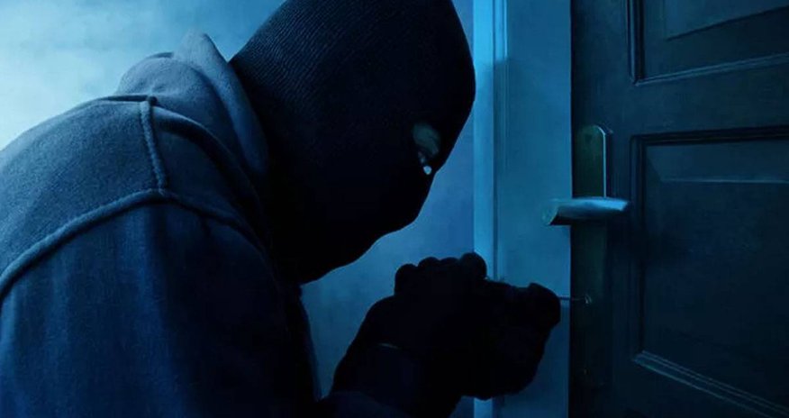 Bakıda poçtdan pul və lotereya biletləri oğurlanıb Bakıda poçtdan pul və lotereya biletləri oğurlanıb