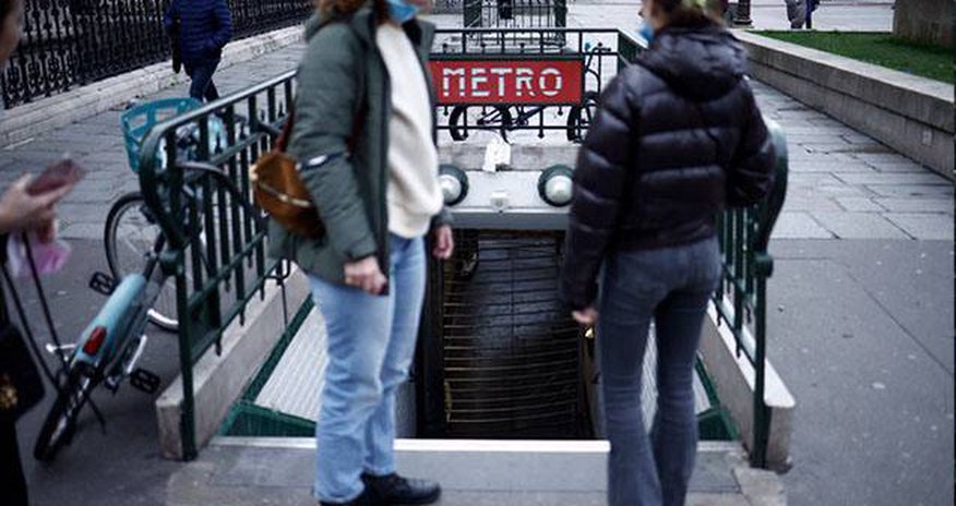 Parisdə metro işçiləri tətil edib Parisdə metro işçiləri tətil edib