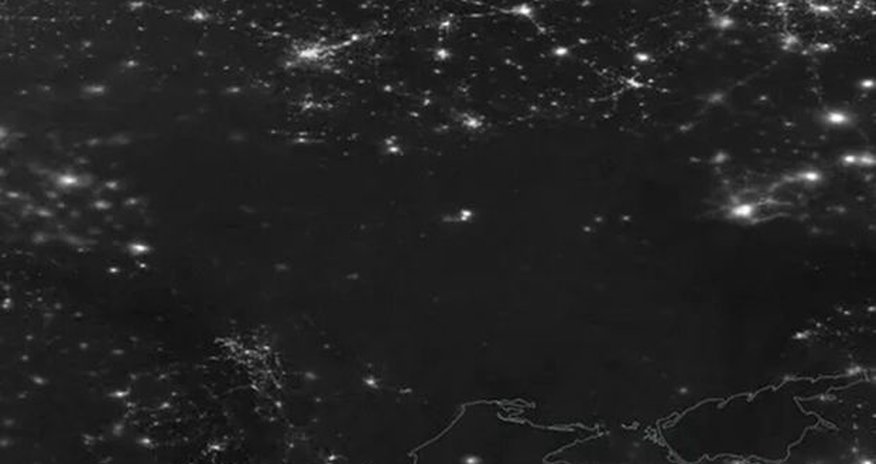 NASA показало космическое фото оставшейся без света Украины
