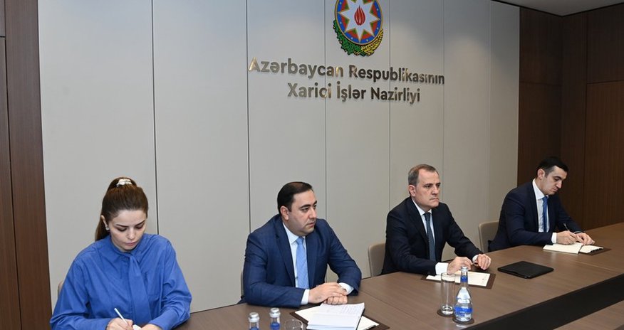 Ceyhun Bayramov Aİ-nin xüsusi nümayəndəsini Ermənistanın təxribatları barədə məlumatlandırıb Ceyhun Bayramov Aİ-nin xüsusi nümayəndəsini Ermənistanın təxribatları barədə məlumatlandırıb