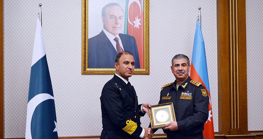 Azərbaycanın müdafiə naziri Pakistanın HDQ komandanı ilə görüşüb Azərbaycanın müdafiə naziri Pakistanın HDQ komandanı ilə görüşüb