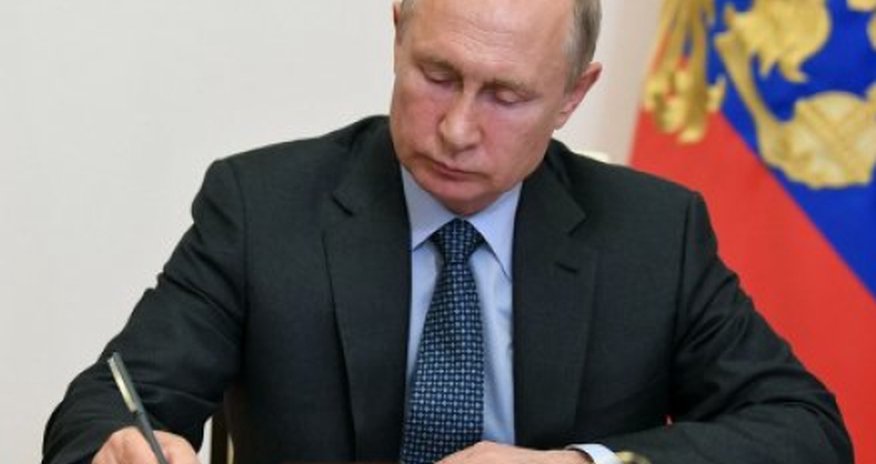 В России запретили митинги у школ, больниц и вокзалов В России запретили митинги у школ, больниц и вокзалов
