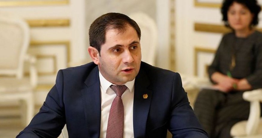 Armenian delegation led by defense minister leaves for Moscow Armenian delegation led by defense minister leaves for Moscow