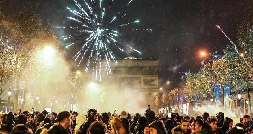 Во Франции начались уличные беспорядки после проигрыша сборной на ЧМ Во Франции начались уличные беспорядки после проигрыша сборной на ЧМ