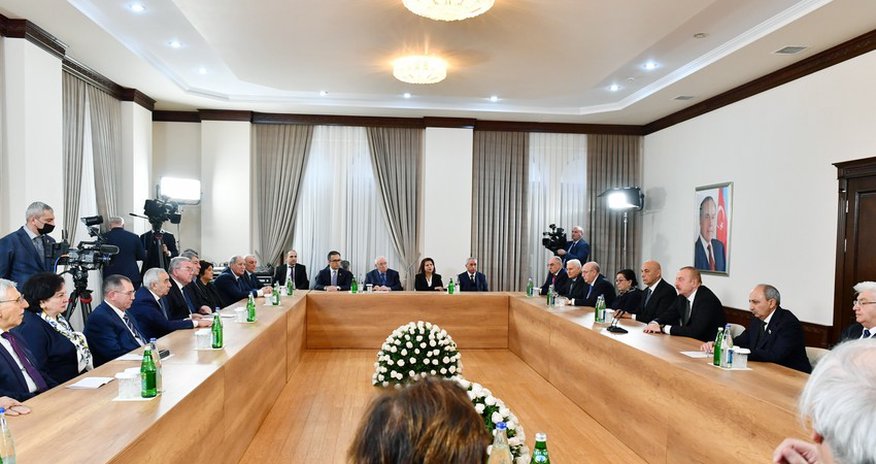 Azərbaycan Prezidenti: "Hətta səndən güclü olan qüvvə qarşısında da geri addım atmamalısan" Azərbaycan Prezidenti: "Hətta səndən güclü olan qüvvə qarşısında da geri addım atmamalısan"