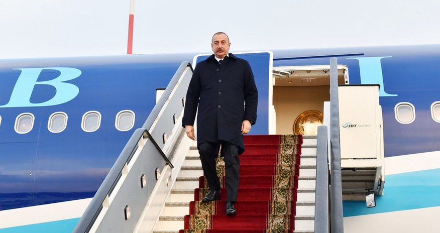 İlham Əliyev Sankt-Peterburq şəhərində işgüzar səfərdədir İlham Əliyev Sankt-Peterburq şəhərində işgüzar səfərdədir