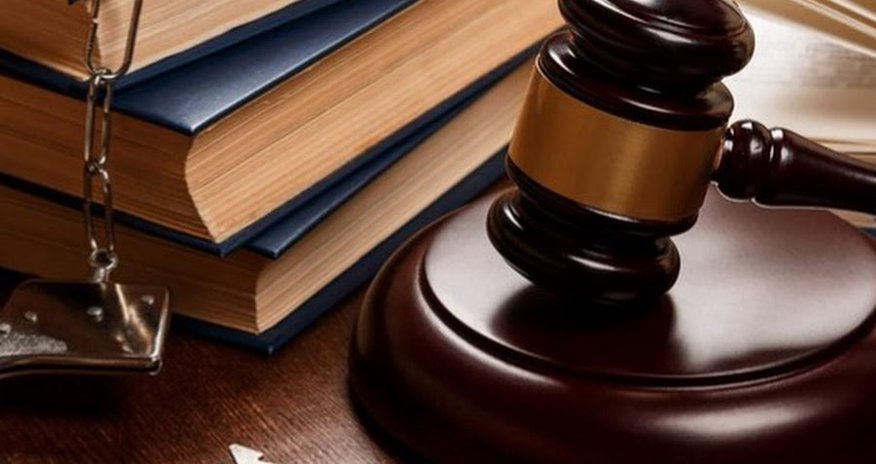 12 il əvvəl kamera yoldaşını öldürən şəxs məhkəmə zalından azadlığa buraxılıb 12 il əvvəl kamera yoldaşını öldürən şəxs məhkəmə zalından azadlığa buraxılıb