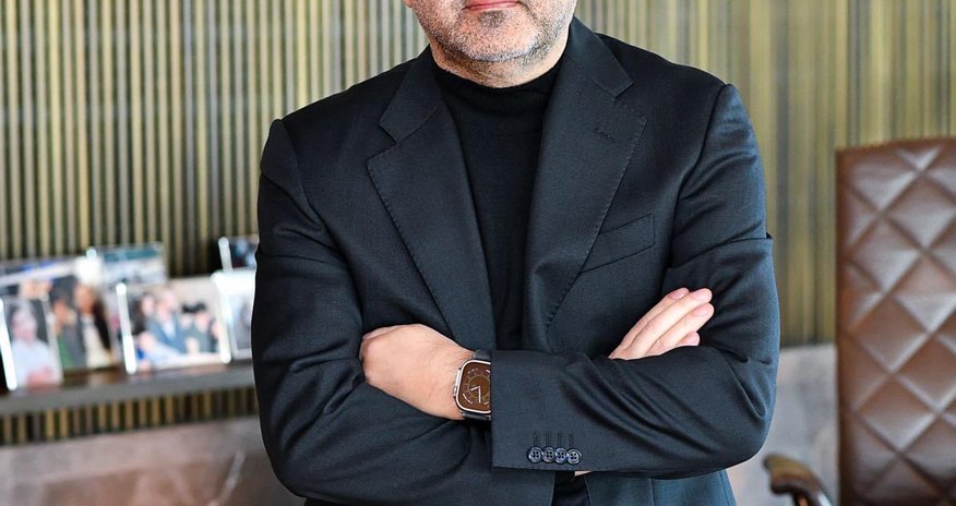 İş adamı Milli qəhrəman Mübariz İbrahimovun adına olan məktəbin Yeni il şənliyində iştirak edib İş adamı Milli qəhrəman Mübariz İbrahimovun adına olan məktəbin Yeni il şənliyində iştirak edib