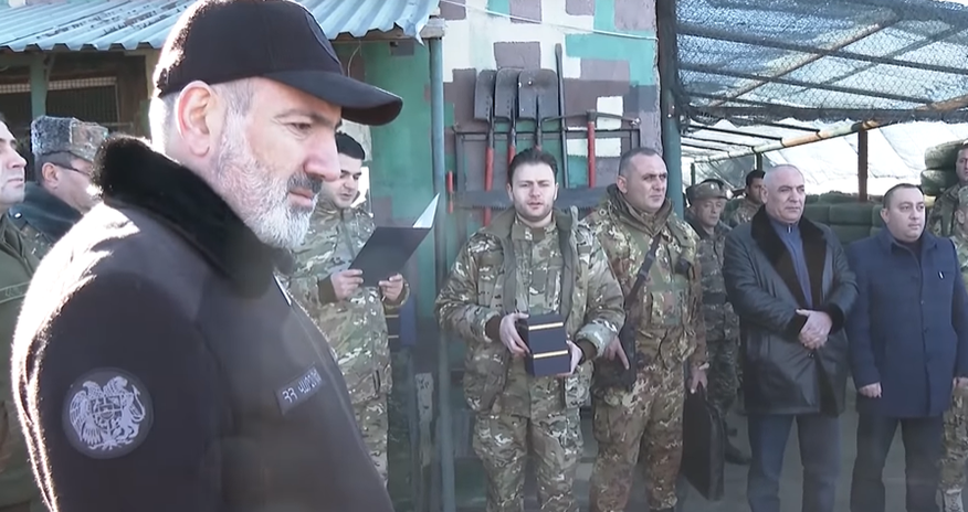 Paşinyan Azərbaycanla sərhədə gəldi Paşinyan Azərbaycanla sərhədə gəldi