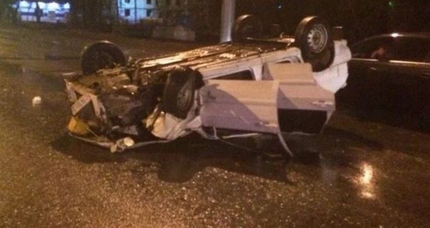 В Кюрдамирском районе перевернулся легковой автомобиль, есть пострадавший В Кюрдамирском районе перевернулся легковой автомобиль, есть пострадавший