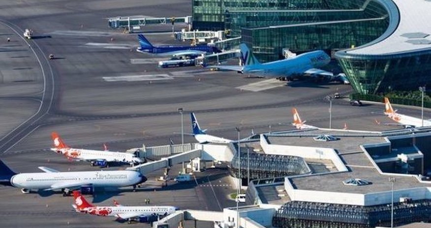 Летевший в Астану самолет совершил вынужденную посадку в бакинскому аэропорту Летевший в Астану самолет совершил вынужденную посадку в бакинскому аэропорту