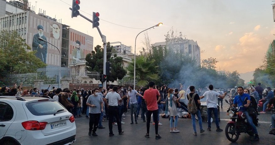 İranda etiraz aksiyalarında 73 mətbuat nümyəndəsi həbs olunub İranda etiraz aksiyalarında 73 mətbuat nümyəndəsi həbs olunub