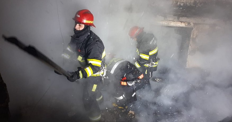 Bakıda evdə partlayış olub, xəsarət alanlar var Bakıda evdə partlayış olub, xəsarət alanlar var