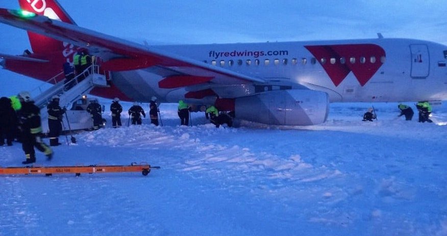 Plane skids off runway at Russia’s Norilsk airport Plane skids off runway at Russia’s Norilsk airport