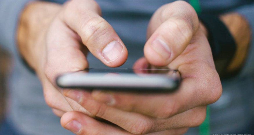 Gələn aydan xaricdən gətirdiyiniz telefonlara görə cərimələnə bilərsiz Gələn aydan xaricdən gətirdiyiniz telefonlara görə cərimələnə bilərsiz