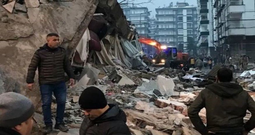 В Газиантепе спустя 133 часа удалось спасти 13-летнюю девочку В Газиантепе спустя 133 часа удалось спасти 13-летнюю девочку