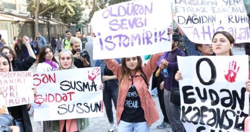Feministlərin aksiyasına icazə verilmir - XƏBƏRDARLIQ Feministlərin aksiyasına icazə verilmir - XƏBƏRDARLIQ