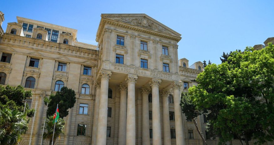 Баку жестко ответил Парижу Баку жестко ответил Парижу