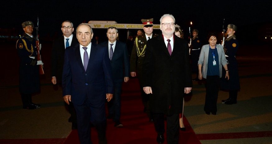 Latviya Prezidenti Egils Levits Azərbaycana rəsmi səfərə gəlib Latviya Prezidenti Egils Levits Azərbaycana rəsmi səfərə gəlib