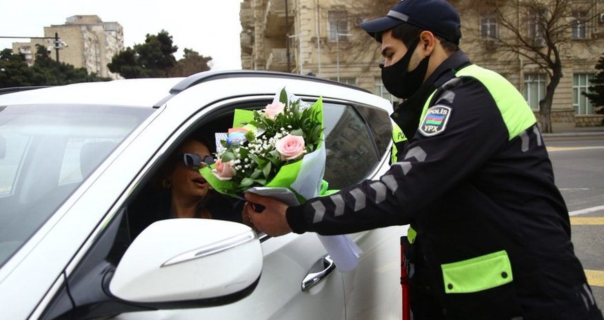 Bakı Şəhər Dövlət Yol Polis İdarəsi xanım sürücüləri və piyadaları təbrik edib Bakı Şəhər Dövlət Yol Polis İdarəsi xanım sürücüləri və piyadaları təbrik edib