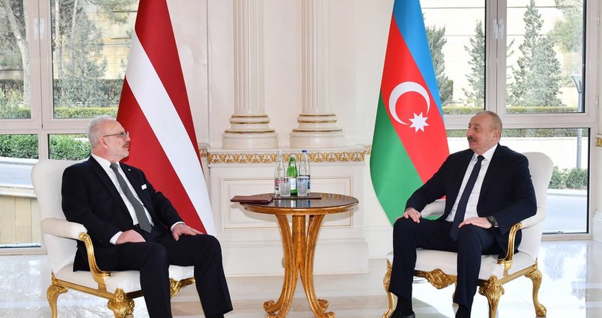 Azərbaycan və Latviya prezidentlərinin məhdud tərkibdə görüşü olub Azərbaycan və Latviya prezidentlərinin məhdud tərkibdə görüşü olub